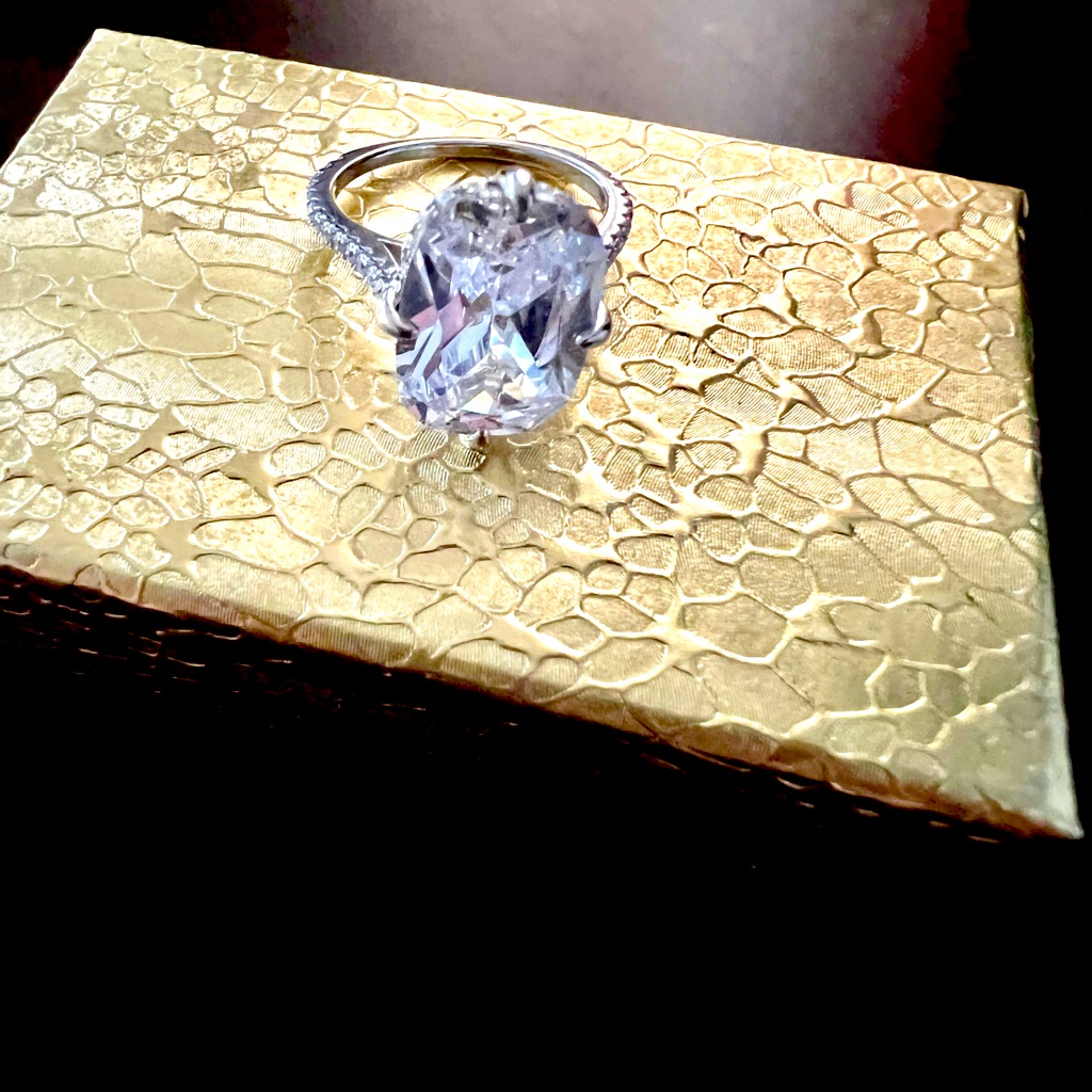 Beautiful Beautiful Elegant Ring